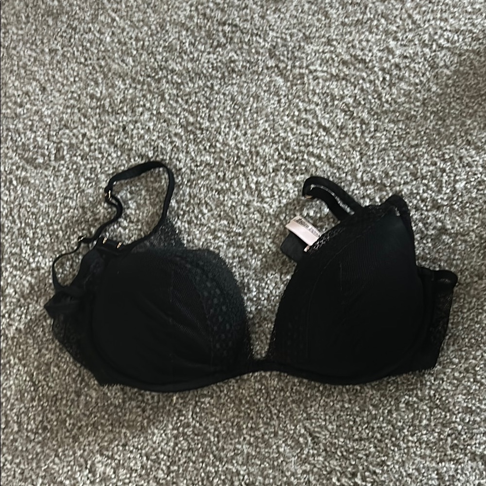 Victoria’s Secret Black Lace Lightly Lined Bra